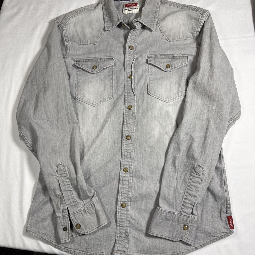 Wrangler Men’s Long Sleeve Denim Light Wash Western Snap Shirt Med Gray Chambray
